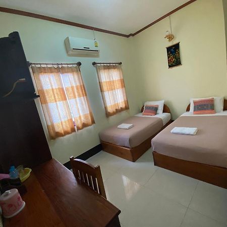 A Tee Guesthouse Λουάνγκ Πραμπάνγκ Εξωτερικό φωτογραφία