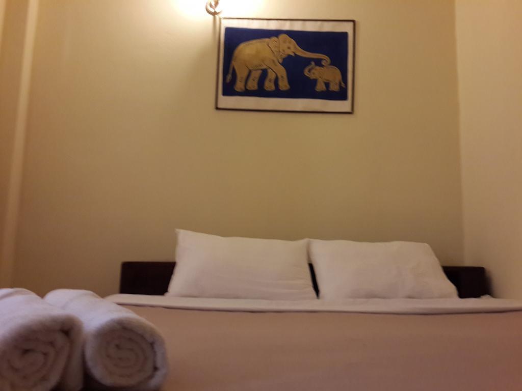A Tee Guesthouse Λουάνγκ Πραμπάνγκ Εξωτερικό φωτογραφία