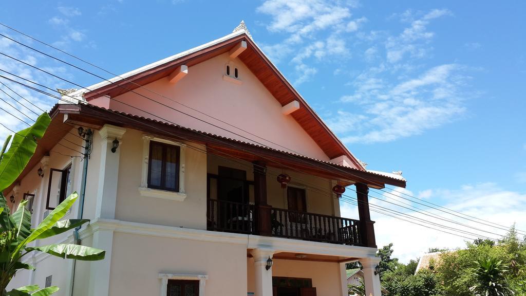 A Tee Guesthouse Λουάνγκ Πραμπάνγκ Εξωτερικό φωτογραφία