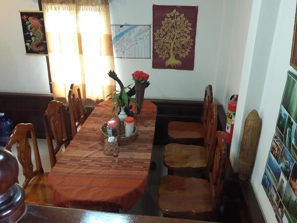 A Tee Guesthouse Λουάνγκ Πραμπάνγκ Εξωτερικό φωτογραφία