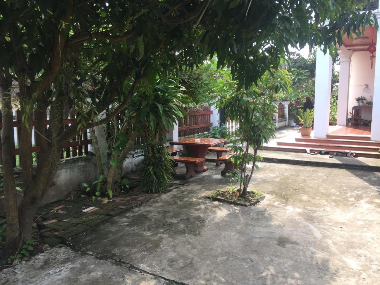 A Tee Guesthouse Λουάνγκ Πραμπάνγκ Εξωτερικό φωτογραφία